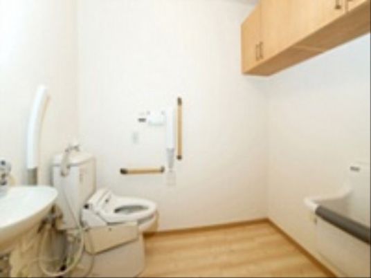 バリアフリーなトイレ設備