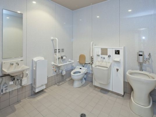バリアフリーなトイレ空間