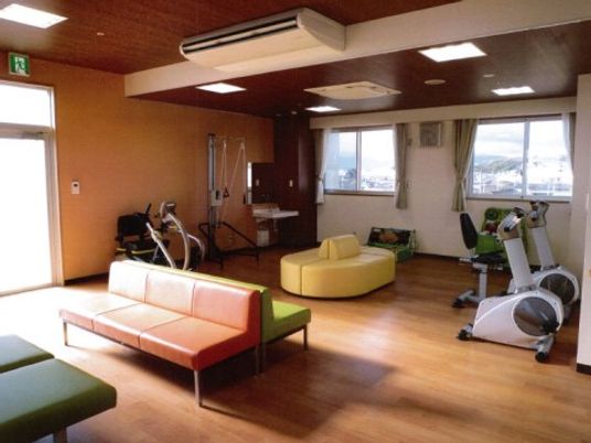 機能訓練用具が揃う部屋