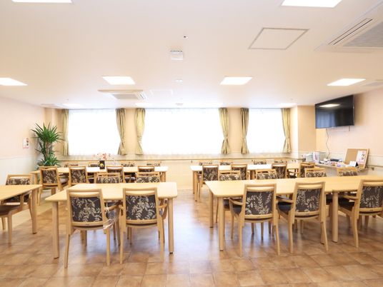 明るい食堂の風景