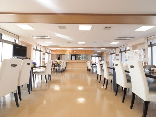 清潔感のある明るい食堂