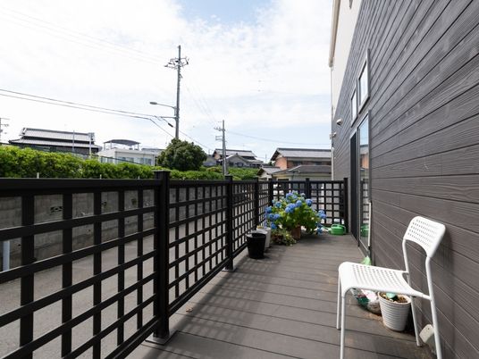 居心地の良い明るいテラス