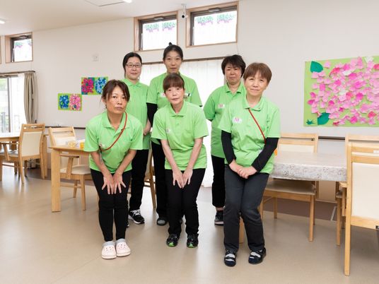 明るい空間のスタッフ集合