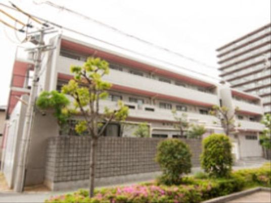 清潔感のある建物の外観