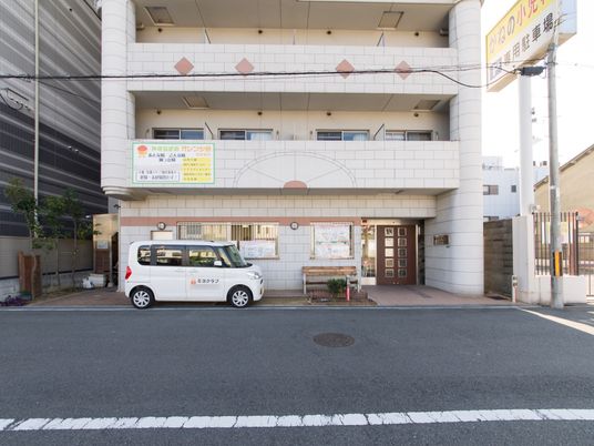 建物のエントランス