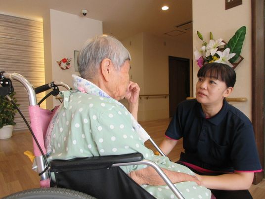 ケアスタッフと入居者の会話