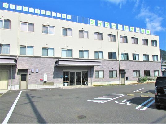 穏やかな印象のエントランス