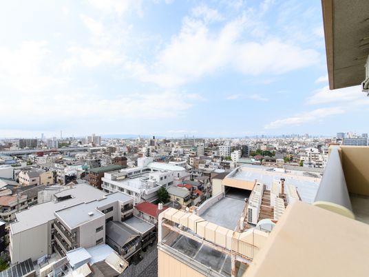 都市景色のバルコニーからの眺望