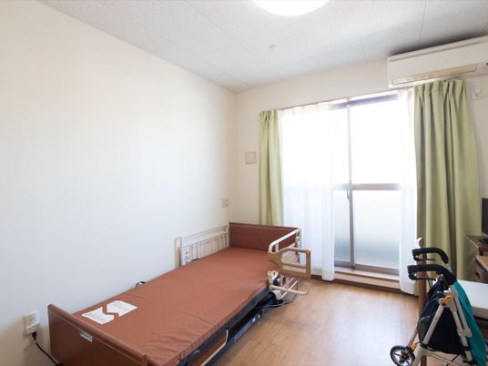 明るい個室居室