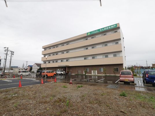 多階層のケア施設外観