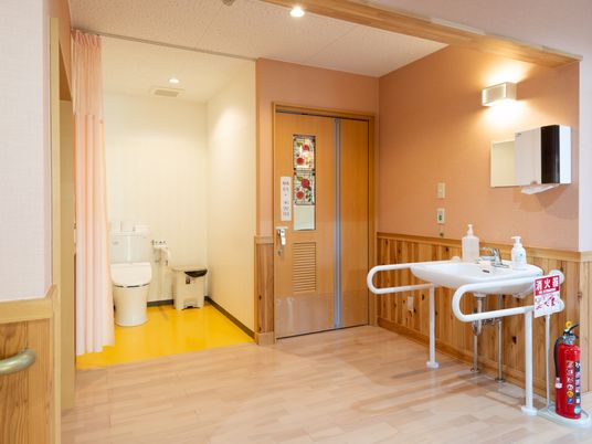 バリアフリーのトイレ設備