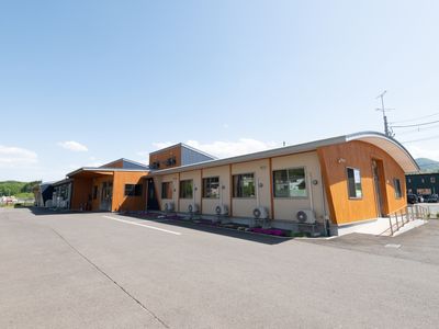 木造のモダンな外観