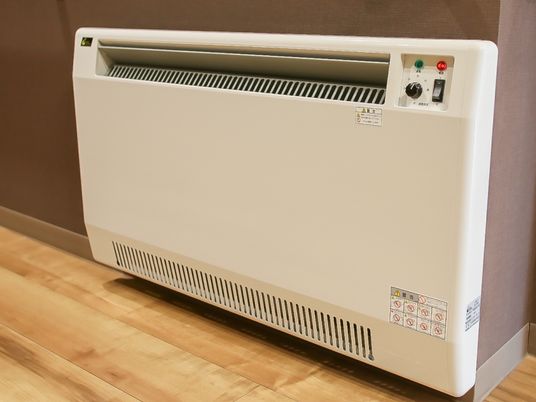 壁に取り付けられた暖房器具