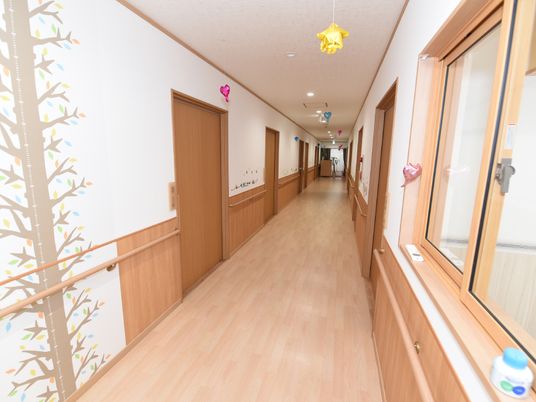 廊下の壁面装飾