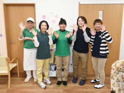 スタッフの元気な挨拶