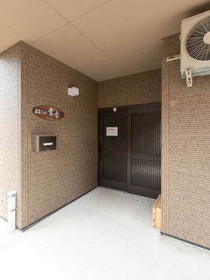 エントランスの両開き扉