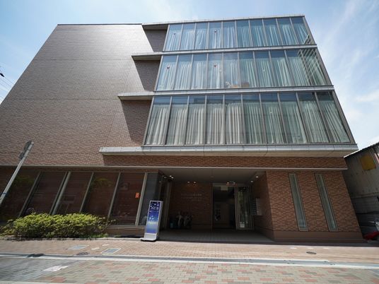 建物外観の入り口