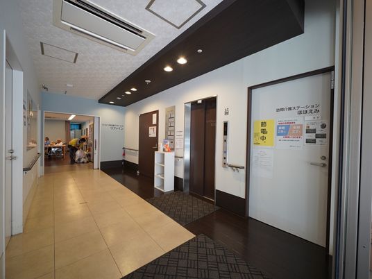 廊下にある情報掲示板
