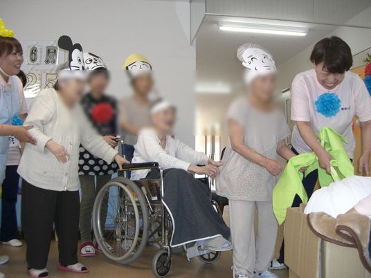 楽しげな多目的室の様子