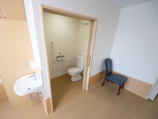 バリアフリーのトイレ空間