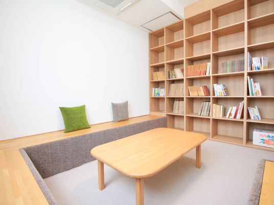 和室の読書スペース