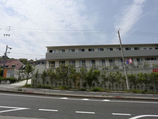 広々とした外観