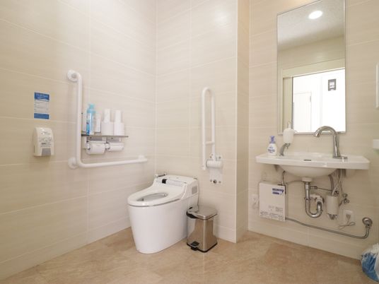 バリアフリーのトイレ空間
