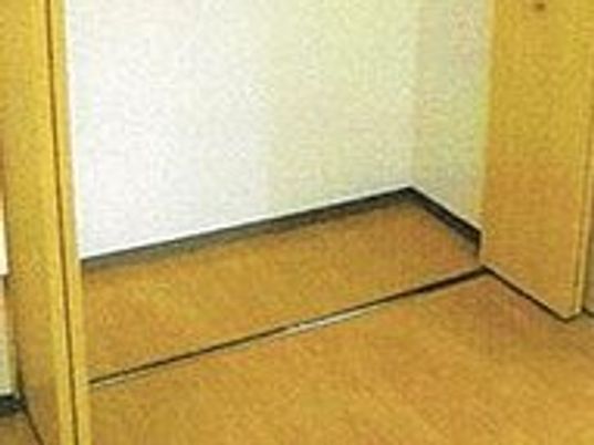 広々とした明るい居室