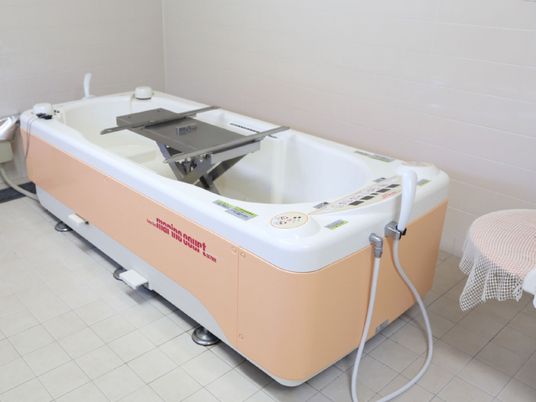 介護用バスタブと設備