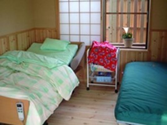 木目調の暖かい居室