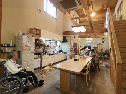 木のぬくもり感じる食堂