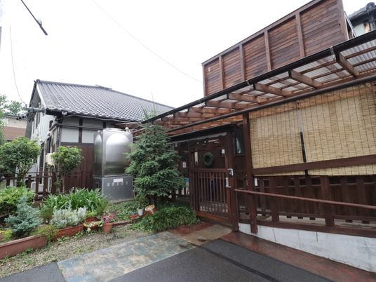 和風な建築の外観