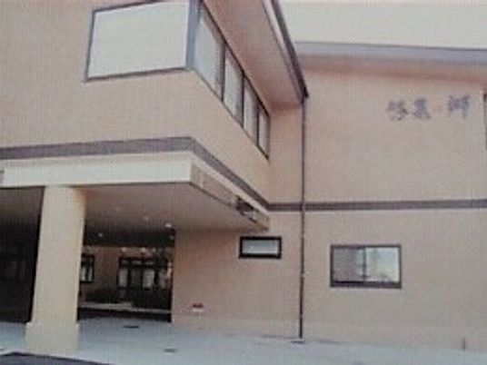 清潔感のある施設エントランス