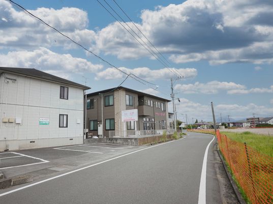 新築そうな建物外観