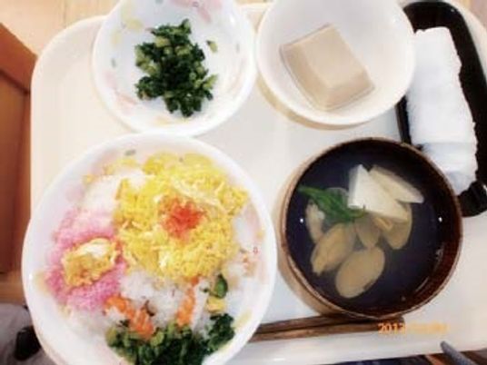 和食の彩り豊かな食事