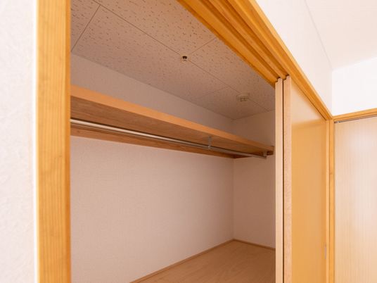 空の洋室クローゼット付き