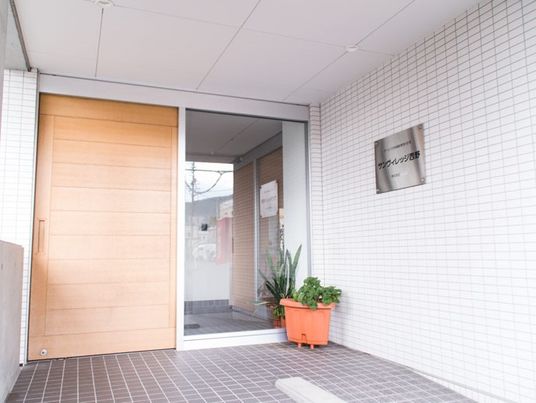 明るいエントランス画面