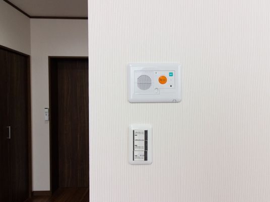 通話装置付きの壁面