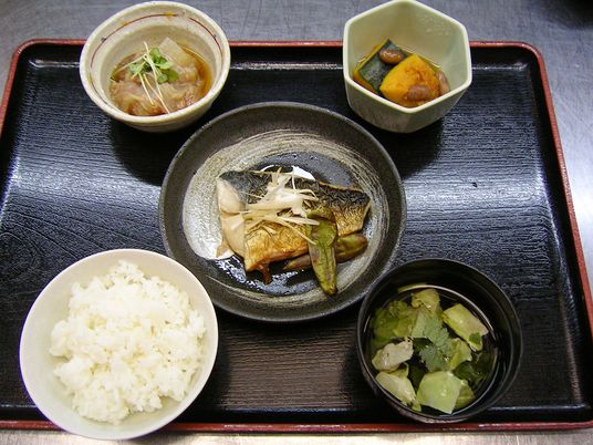 提供される健康的な食事