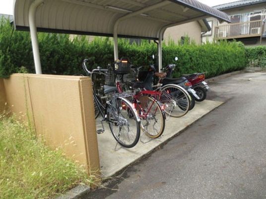 屋根付き自転車駐輪場