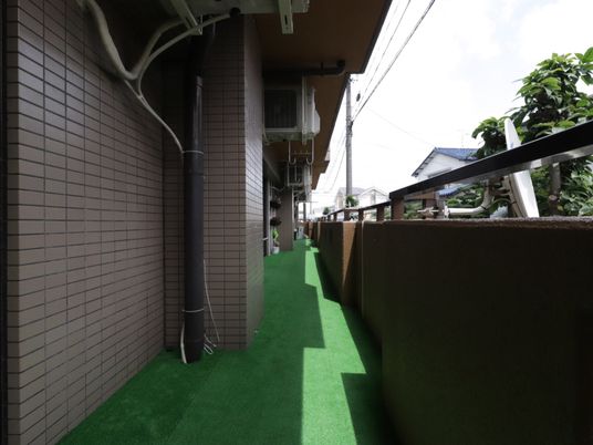 中庭の歩道