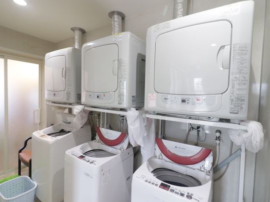 洗濯機と乾燥機の設備