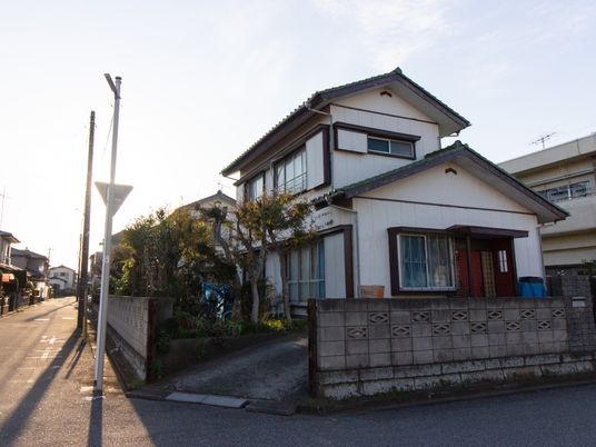 静かな住宅の外観