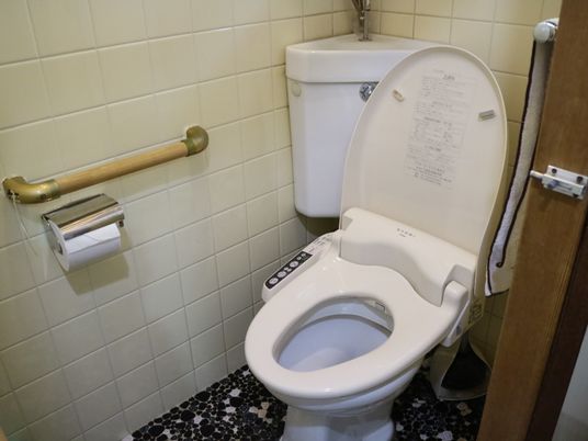 手すり付きトイレ設備