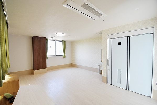 広々とした洋室