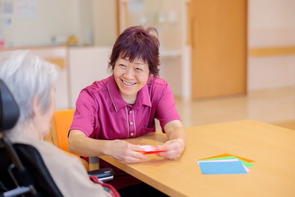 会話を楽しむ室内