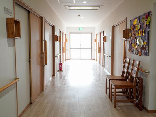 整備された施設の廊下