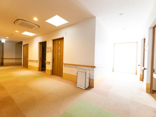 清潔感のある廊下の様子