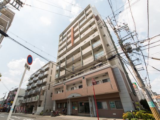 多層建築の外観