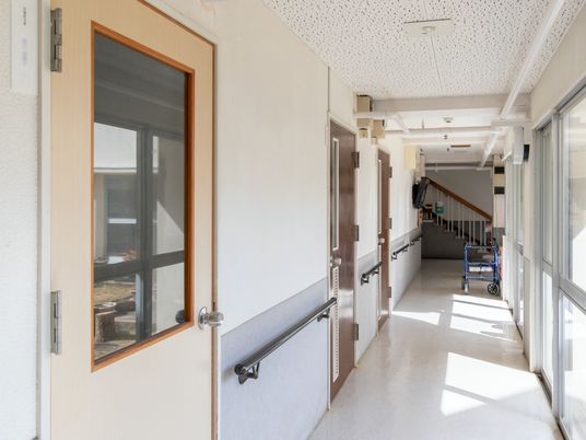 手すり付きの廊下
